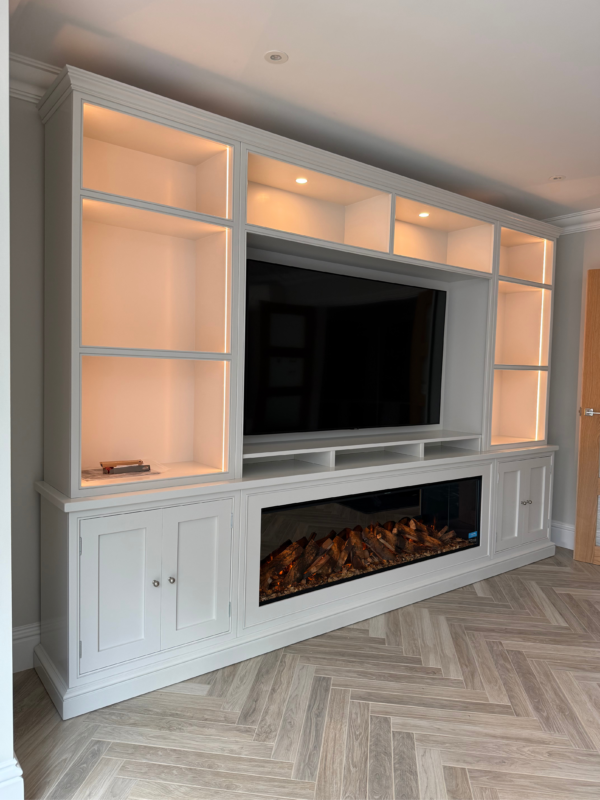 3.2m media wall with 1600